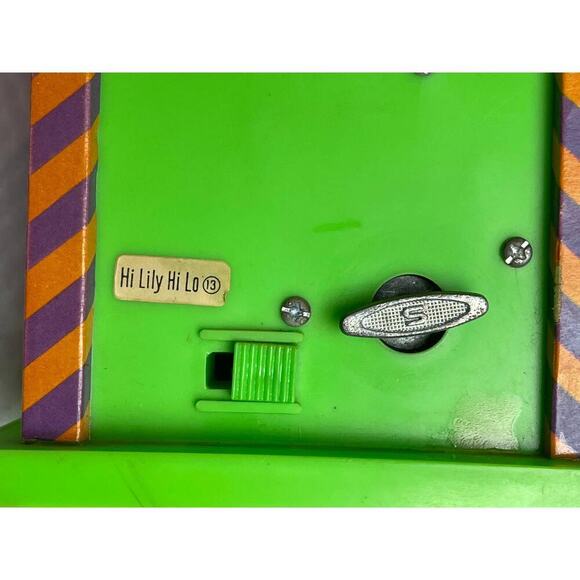 Vintage Circus Clown Plastic Music Box Green Red "Hi Lily Hi Lo" 4"x4.25" - Picture 8 of 10